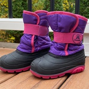 Toddler size 8, Kamik Snow boots